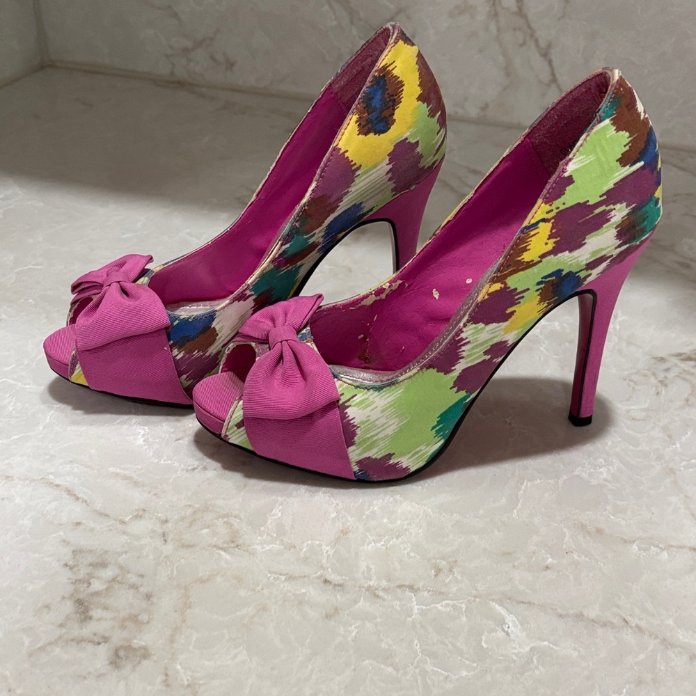 Anne Michelle Multicolor Peep-Toe Heels